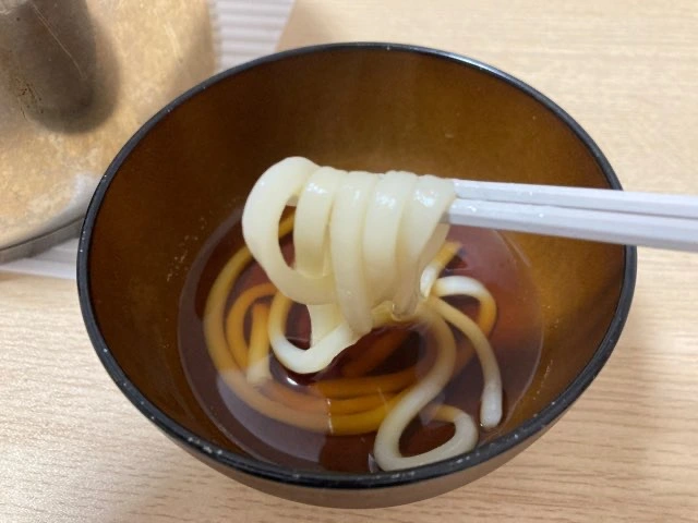 麺につゆが絡む