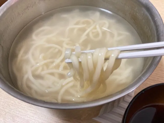 麺がつるつるで色もきれい