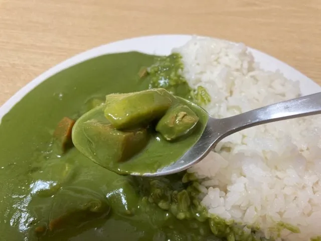 カレーの具もしっかり入ってる